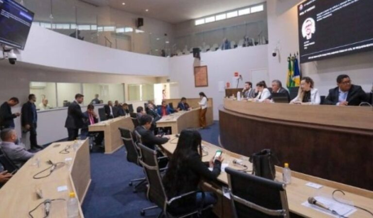 Decreto do prefeito de Juazeiro do Norte que prevê a cobrança de honorários advocatícios em cobranças extrajudiciais da dívida ativa é criticado por vereadores