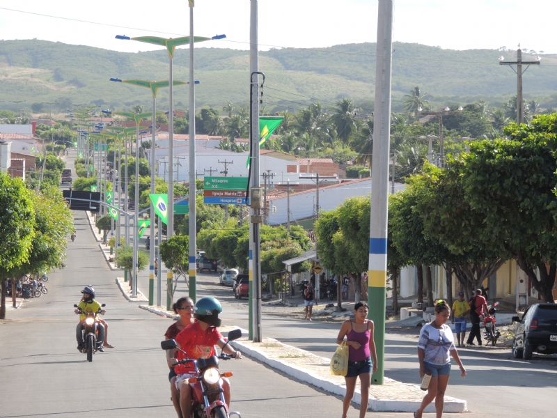 Servidores municipais da cidade de Barro decretam greve por tempo indeterminado