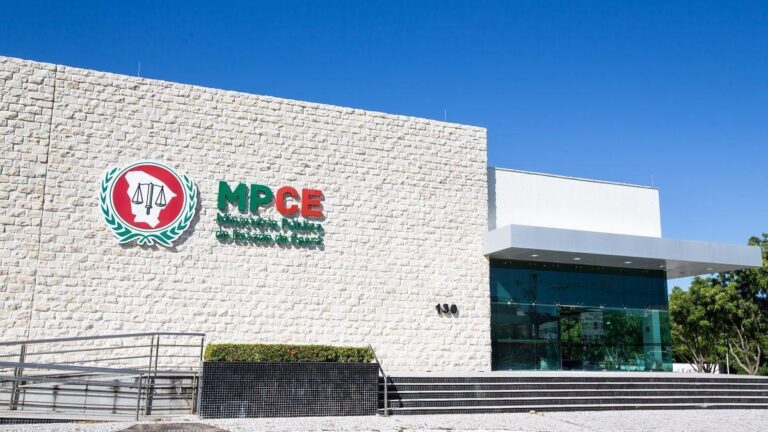 MPCE cobra na Justiça que Prefeitura de Altaneira exonere servidores comissionados e realize concurso público