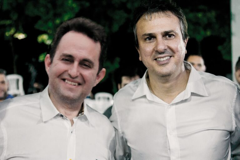 Camilo Santana participa do ato de filiação do prefeito Lorim ao PSB, partido do seu pai Eudoro Santana