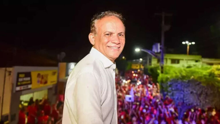 Justiça Eleitoral cassa diplomas de prefeito e vice de Aurora por abuso de poder político e ecônomico
