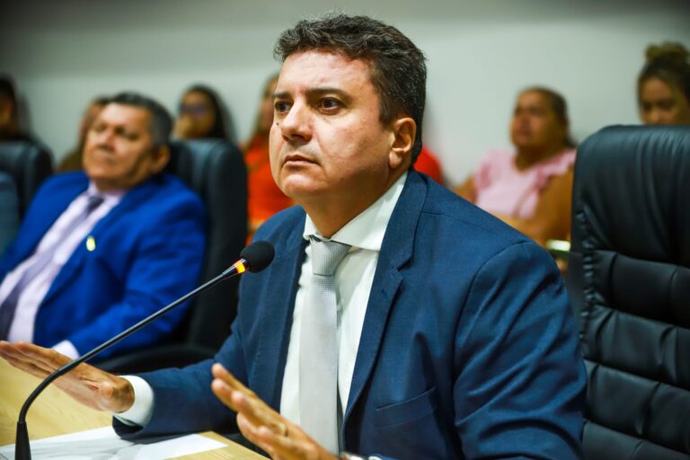 Capitão Vieira perde a cabeça em audiência da Câmara de Juazeiro do Norte