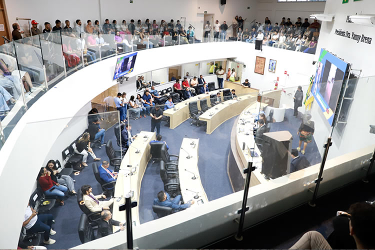 Câmara de Juazeiro do Norte realiza sessão ordinária com debates sobre infraestrutura, saúde e direitos das pessoas neurodiversas