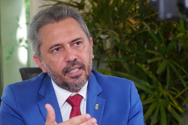 Polícia Militar no Ceará terá concurso com mil vagas, anuncia governador Elmano de Freitas