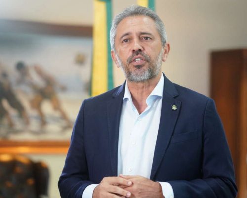 Governador Elmano de Freitas decreta ponto facultativo na quinta-feira (2) em respeito à tradição cristã