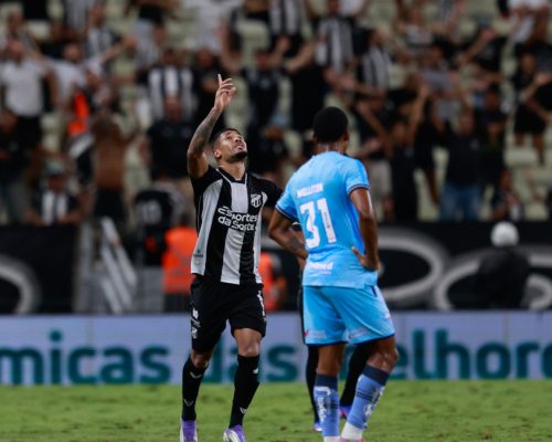 Ceará supera expulsão, vence o Fortaleza e amplia invencibilidade no Clássico-Rei