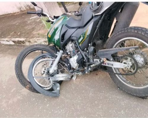 Colisão com motocicleta deixa vítima ferida e causa congestionamento em Juazeiro do Norte