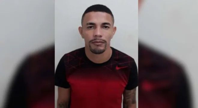 Homem com tornozeleira eletrônica é executado com cerca de 30 tiros dentro de casa em Barbalha