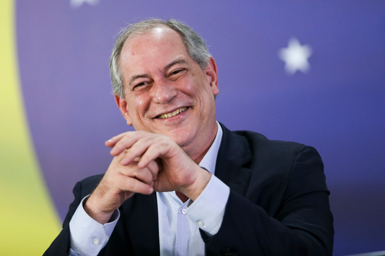 Ciro Gomes sinaliza candidatura ao Governo do Ceará, mas mantém porta aberta para disputa presidencial