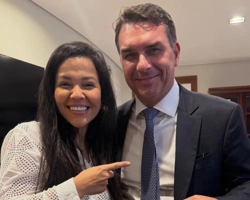 Nome de Priscila Costa ganha força como possível vice em chapa de Flávio Bolsonaro