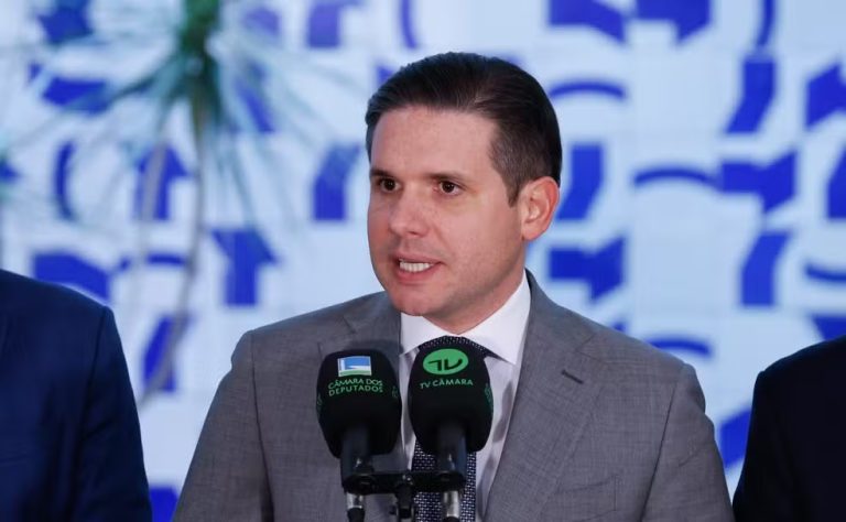 Hugo Motta defende redução da jornada para 40 horas e reforça debate sobre fim da escala 6×1