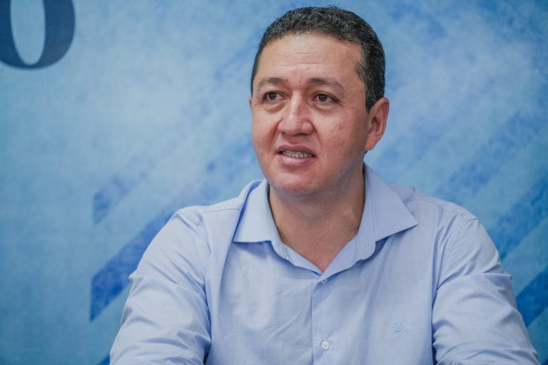 Prefeito Glêdson Bezerra sanciona lei que extingue a Zona Azul em Juazeiro do Norte