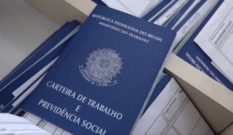 Desemprego cai para 5,3% e Brasil registra menor taxa para julho desde 2012