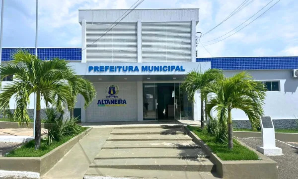 Com salários de até R$ 13,8 mil, Altaneira abre seleção para 65 vagas