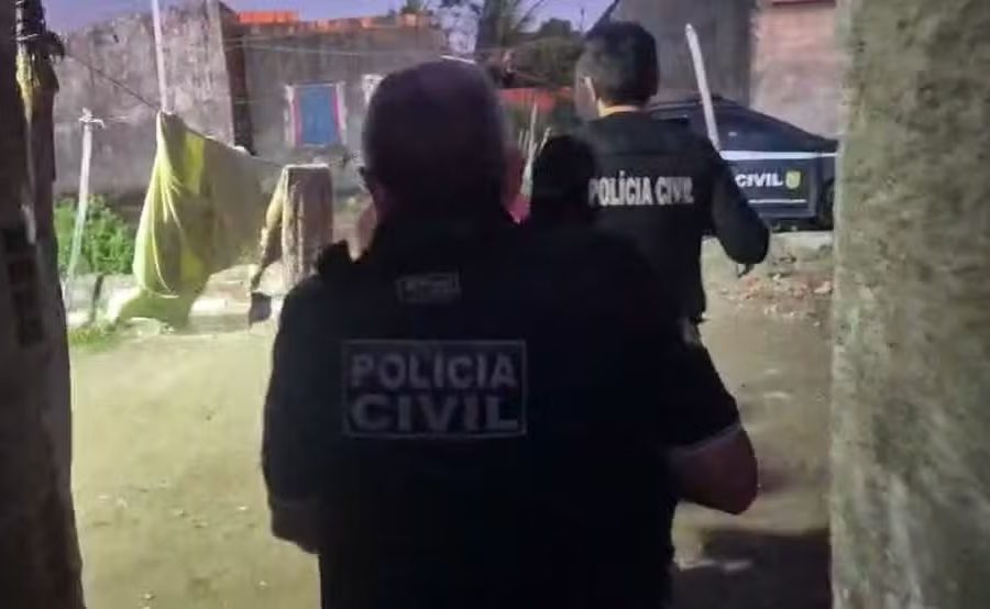 Polícia Civil cumpre mandados no Ceará contra quadrilha suspeita de aplicar golpe do falso advogado em idosos