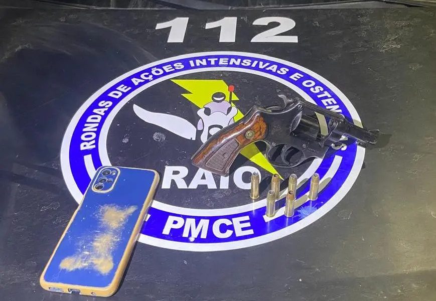 Homem de Missão Velha é preso com revólver calibre .38 municiado durante abordagem do RAIO em Juazeiro do Norte