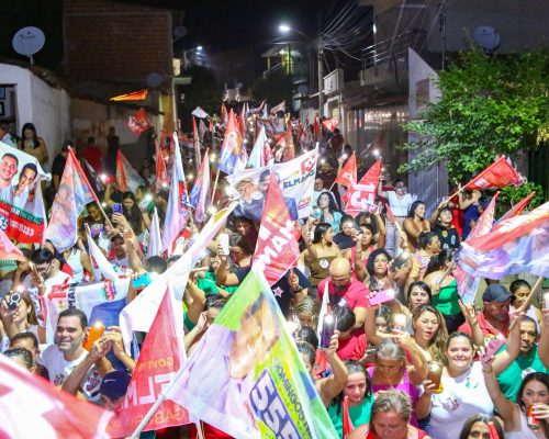 Flavinho reúne multidão em caminhada histórica do Time que Faz em Várzea Alegre