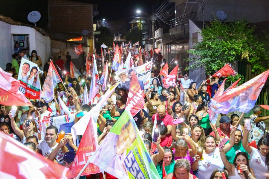 Flavinho reúne multidão em caminhada histórica do Time que Faz em Várzea Alegre