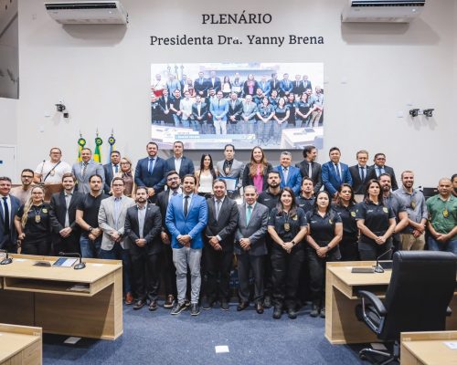 Câmara de Juazeiro do Norte homenageia delegado e debate demandas nas áreas de saúde, educação e infraestrutura