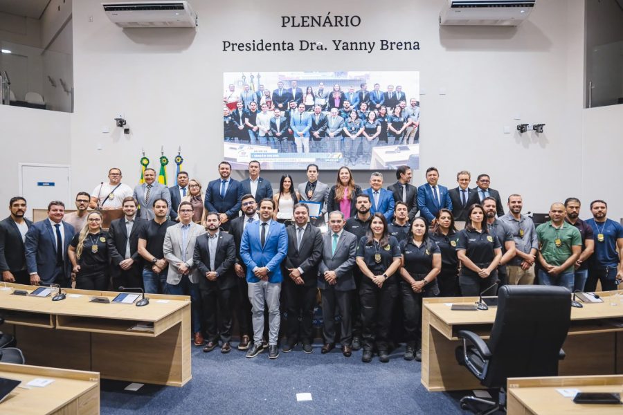 Câmara de Juazeiro do Norte homenageia delegado e debate demandas nas áreas de saúde, educação e infraestrutura