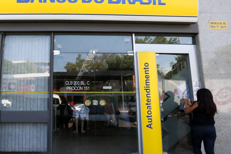 Bancários do BB e da Caixa no Ceará anunciam greve por tempo indeterminado a partir de quinta-feira (10)
