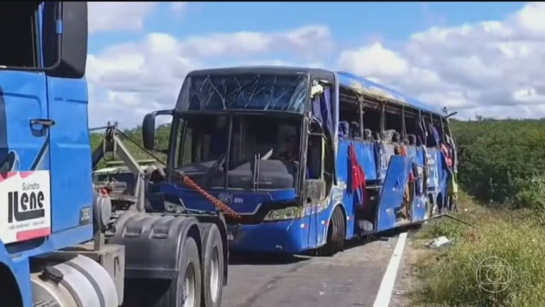 Polícia indicia motorista por acidente que matou sete integrantes de equipe de basquete de Juazeiro do Norte
