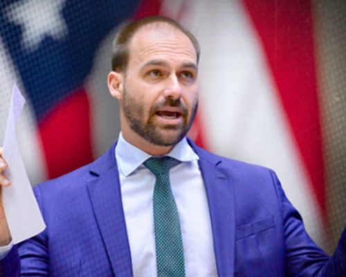 Moraes determina início do cumprimento da pena de Eduardo Bolsonaro e cancela passaportes