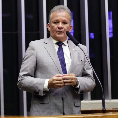 André Figueiredo é empossado presidente nacional do PDT
