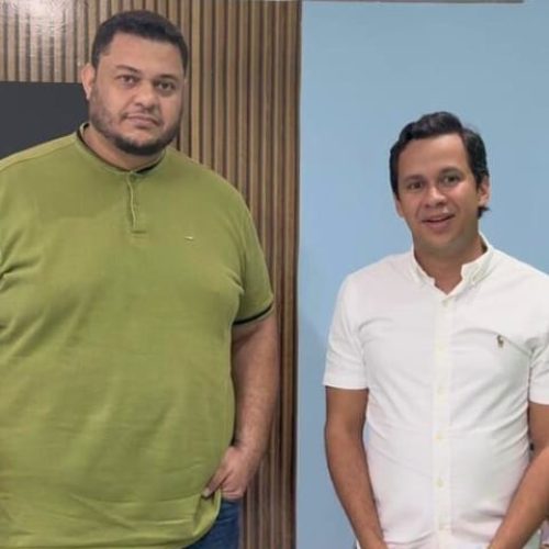 Presidente da Câmara de Juazeiro do Norte, Felipe Vasques, se reúne com secretário de Saúde para apresentar demandas da população