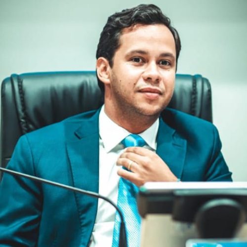 Felipe Vasques critica reajuste da Cagece e convoca população a denunciar abusos nas contas de água