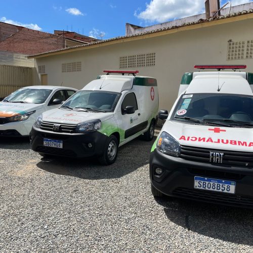 Farias Brito: Prefeito Deda anuncia aquisição de três novos veículos, incluindo duas ambulâncias para fortalecer a Saúde Municipal