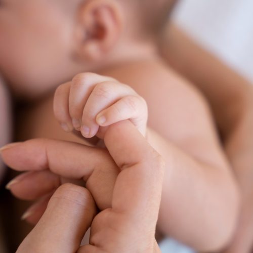 Aleitamento materno fortalece vínculo entre mãe e bebê