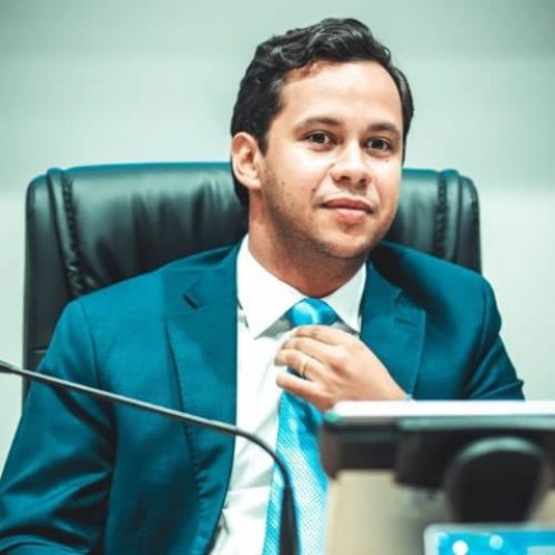 Articulação do presidente Felipe Vasques garante obras de calçamento na Rua Guilherme José Bezerra em Juazeiro do Norte