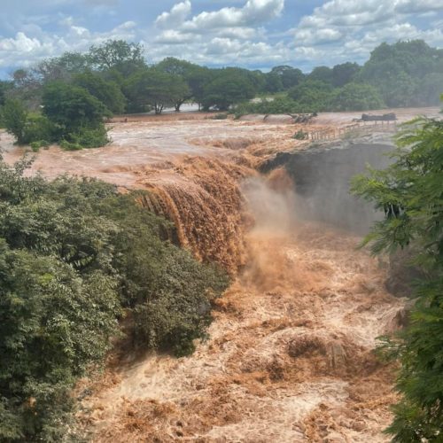 Após chuva de 62 mm, Cachoeira de Missão Velha encanta com força e beleza das águas. Foto: Reprodução