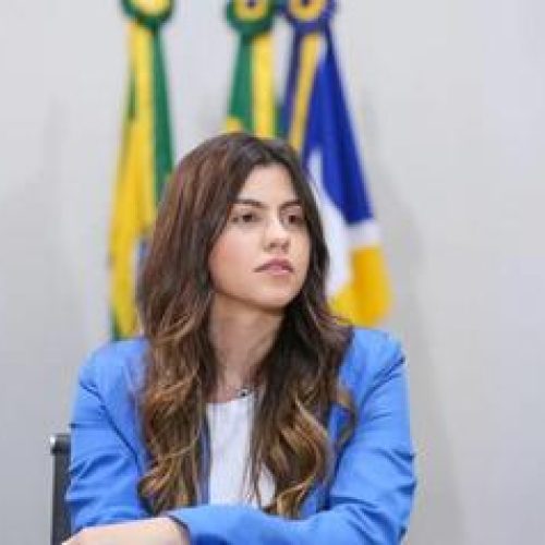 Yanny Brena recebe homenagem póstuma na Arena Romeirão