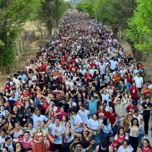 Milhares de jovens participam da Caminhada da Juventude em Santana do Cariri