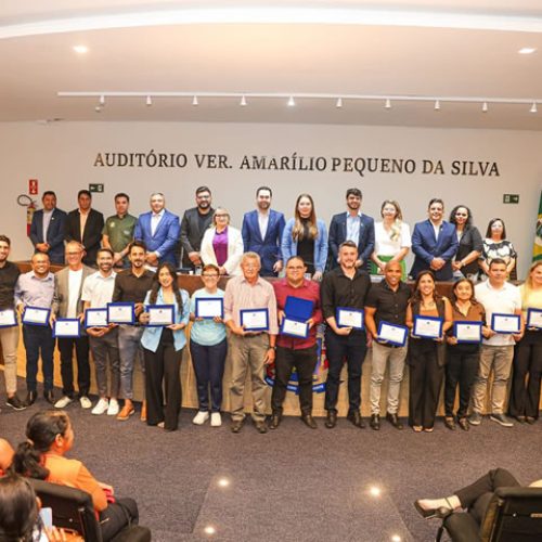 Câmara Municipal de Juazeiro do Norte realiza primeira outorga da Comenda Maria Lenk em homenagem aos profissionais de Educação Física