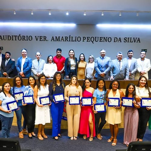 Câmara Municipal de Juazeiro do Norte homenageia mães e pais atípicos com Comenda da Inclusão