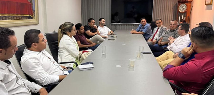 Felipe Vasques se reúne com os presidentes das Câmaras da região do Cariri