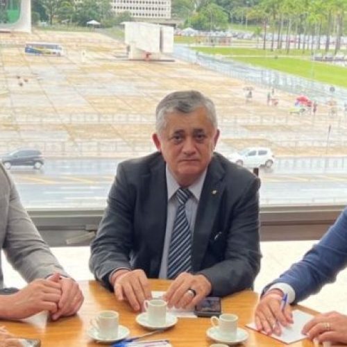Prefeito de Juazeiro do Norte é criticado por aproximação com PT