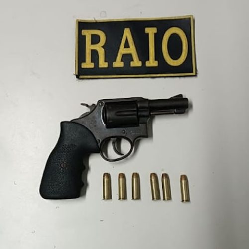 CPRaio prende homem armado no Crato e apreende motocicleta