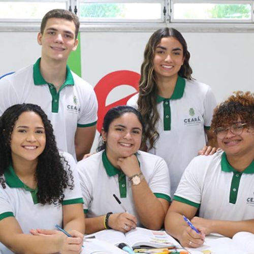 Ceará lidera inscrições no Enem 2025 entre estudantes da rede pública, segundo dados do MEC